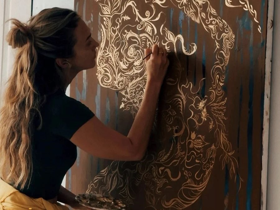 Ana Kuni, Ukrainian-born contemporary artist based in Cape Town South Africa